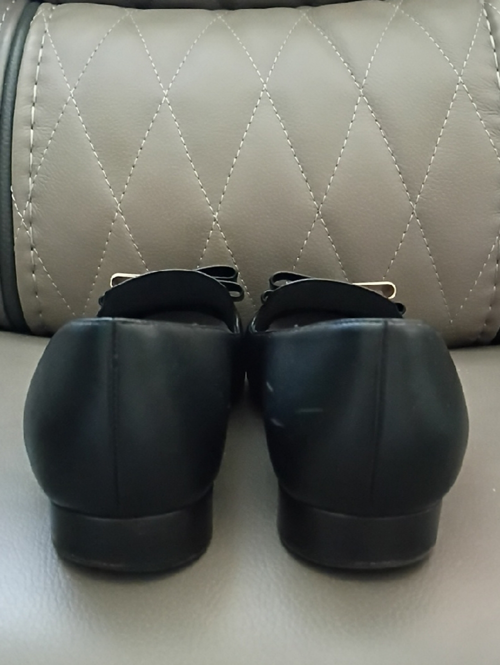Salvatore Ferragamo Leda Women's Lambskin Leather Loafers (Sz. 8.5) - Picture 4 of 8
